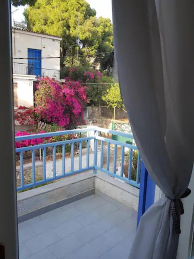 הוילה Poros Town Rigos House At Askeli Beach, Poros Island מראה חיצוני תמונה