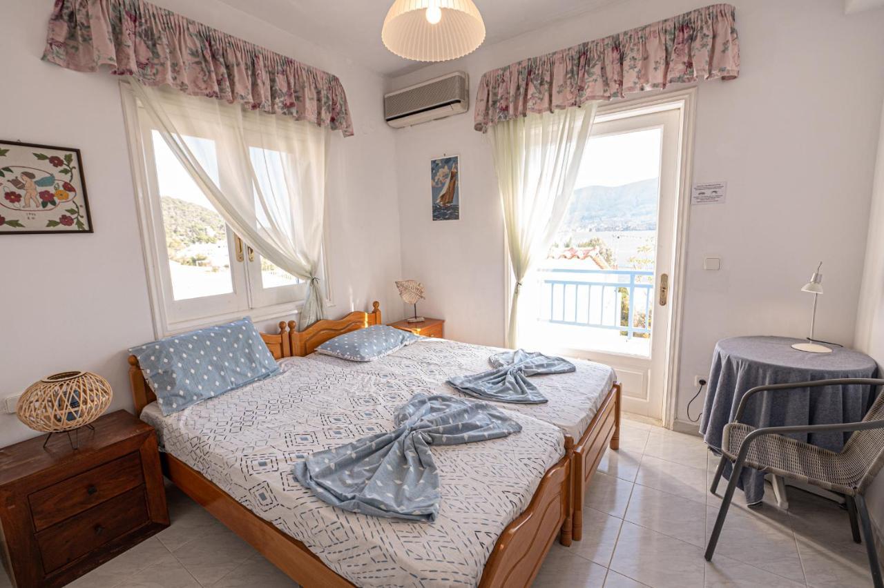 הוילה Poros Town Rigos House At Askeli Beach, Poros Island מראה חיצוני תמונה