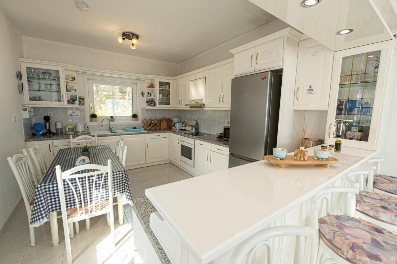הוילה Poros Town Rigos House At Askeli Beach, Poros Island מראה חיצוני תמונה