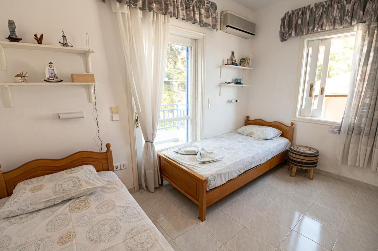 הוילה Poros Town Rigos House At Askeli Beach, Poros Island מראה חיצוני תמונה