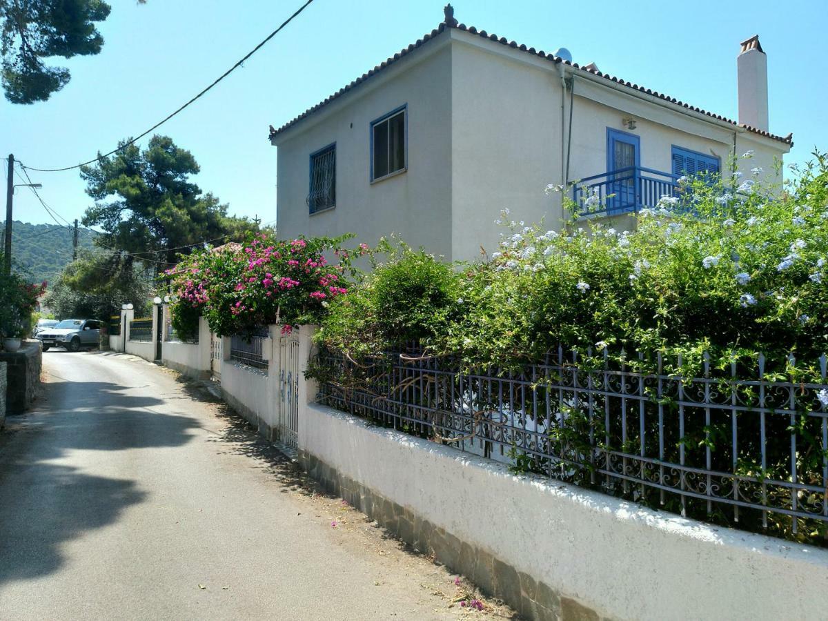 הוילה Poros Town Rigos House At Askeli Beach, Poros Island מראה חיצוני תמונה